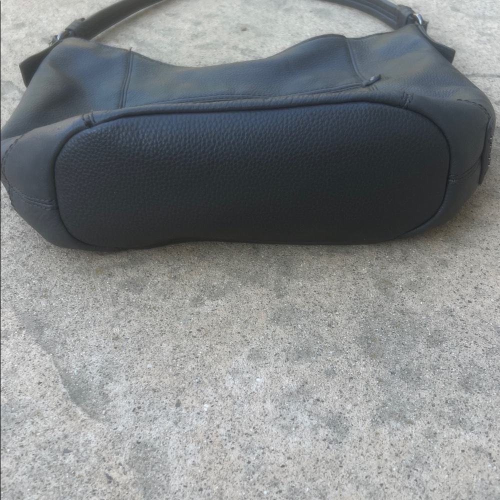 The Sak Grey Leather Shoulder Purse - Picture 4 of 9